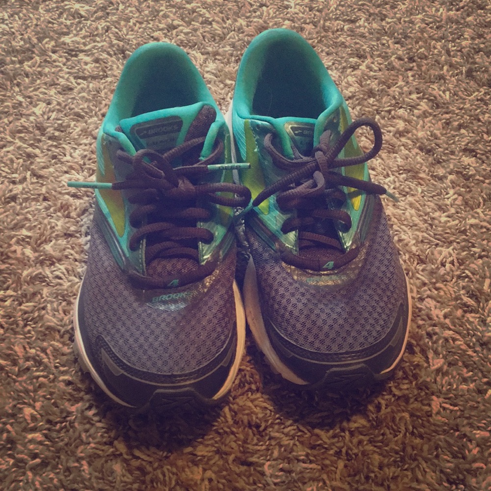 Brooks Launch 4 Running Shoes